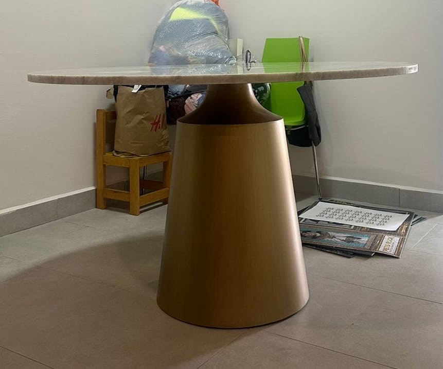 Base de mesa conica con cuello