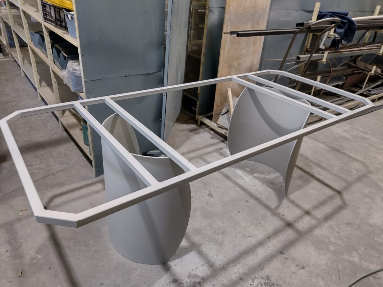 Base patas placa curva